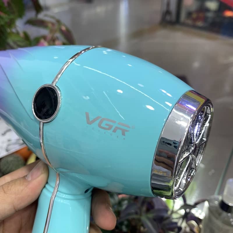 سشوار حرفه ای اورجینال 2400 وات وی جی آر VGR مدل V-452