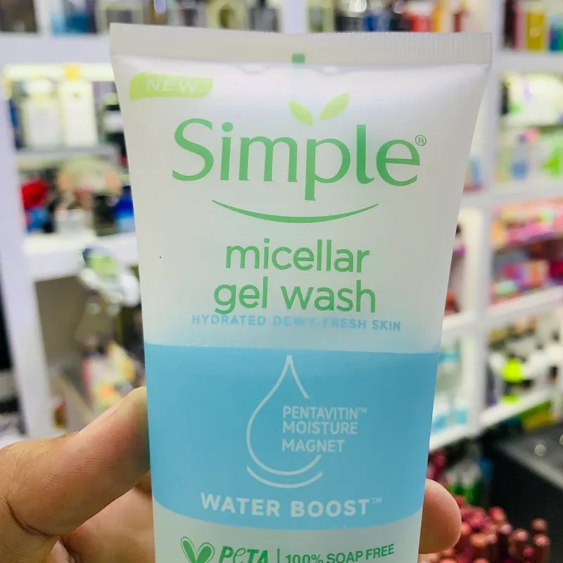 ژل شستشو صورت سیمپل  Simple Water Boost Micellar Facial Gel