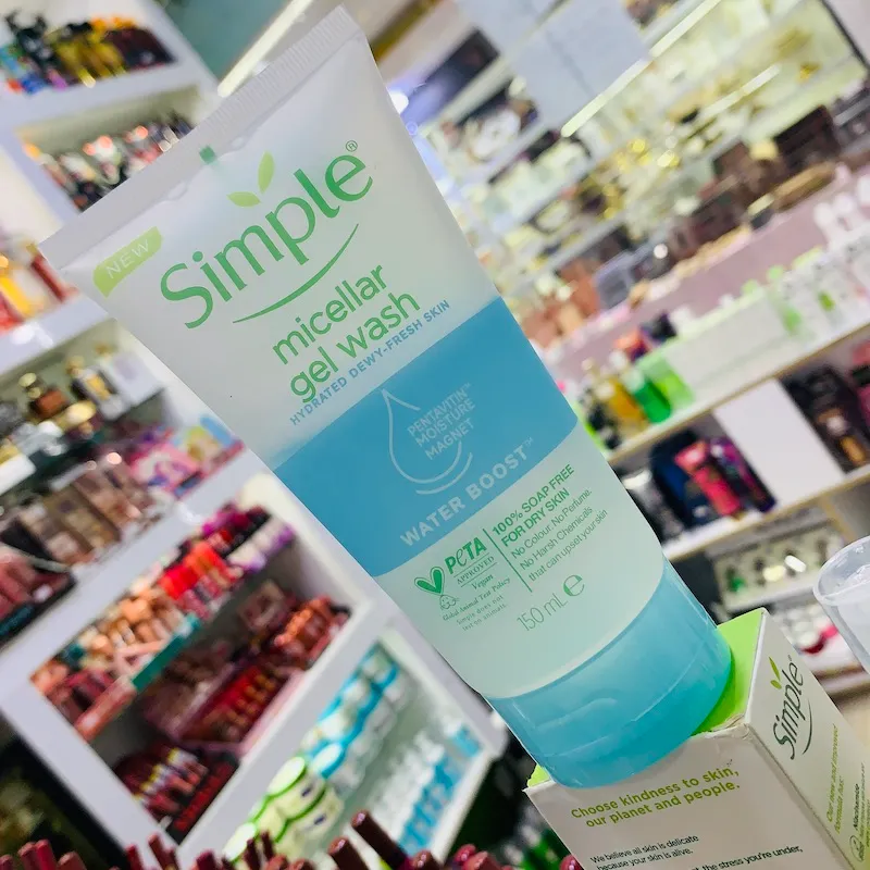 ژل شستشو صورت سیمپل  Simple Water Boost Micellar Facial Gel